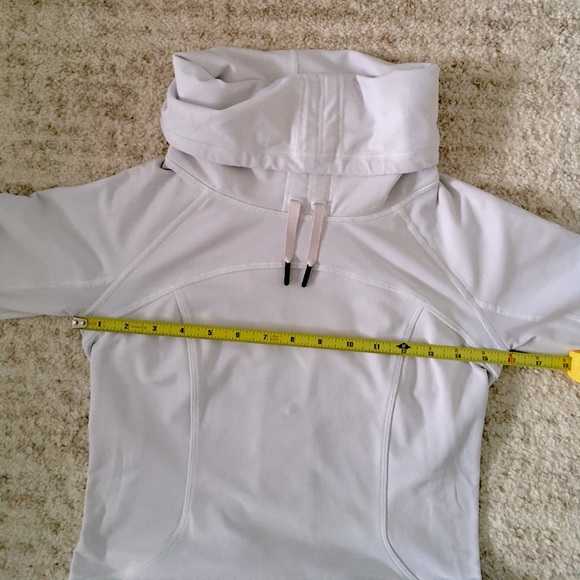 Lululemon Flurry Fighter Pullover
White/light lilac Size 4 - Picture 12 of 15